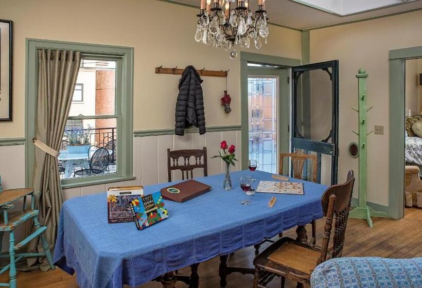 Family Suite, Clementine S Guest House & Vacation Rentals