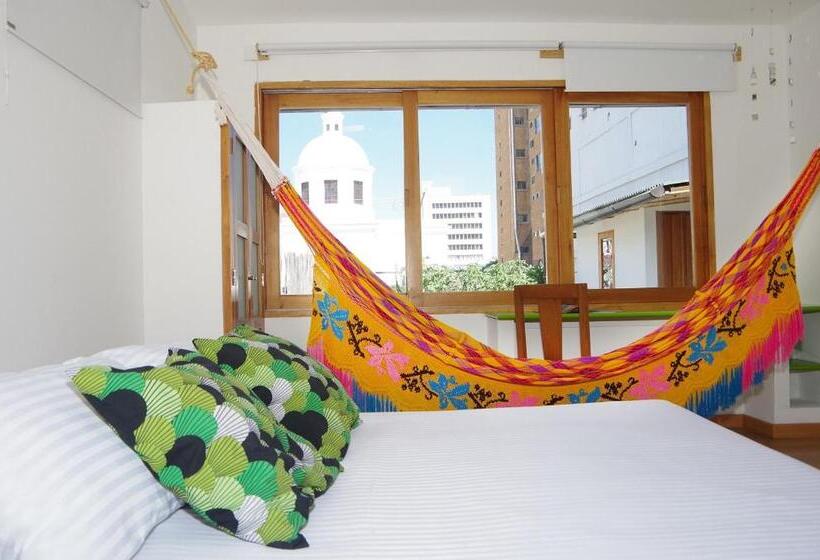 استودیوی استاندارد, Casa Verde