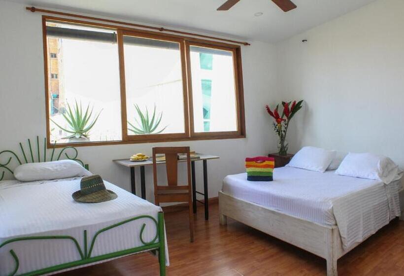 سوییت لوکس, Casa Verde