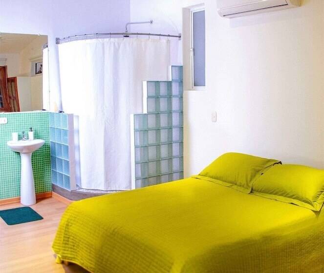 استودیوی استاندارد, Casa Verde