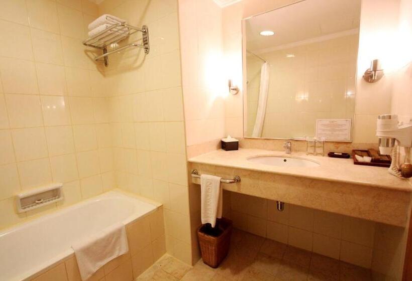 Люкс, Harmoni Suites
