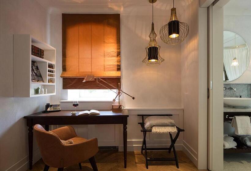 Suite, La Maison