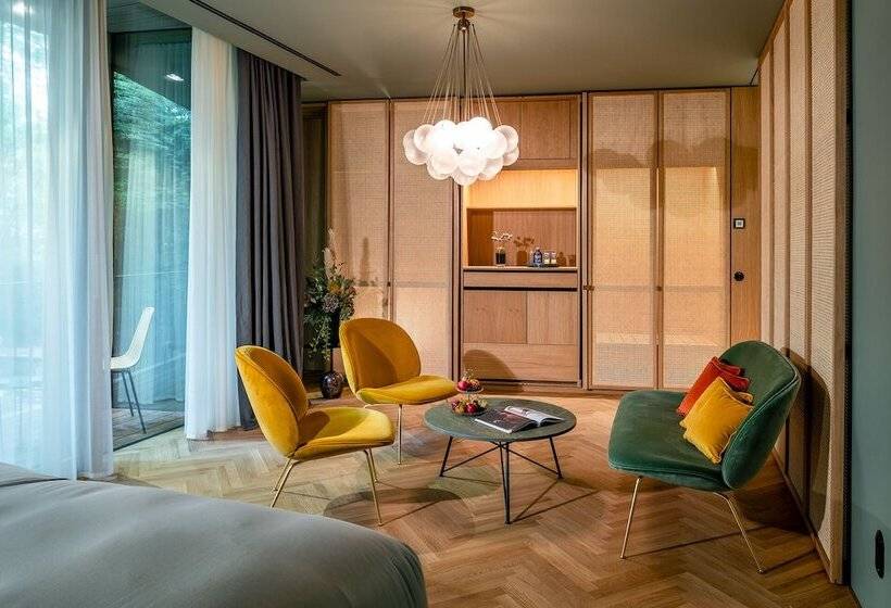Suite, La Maison