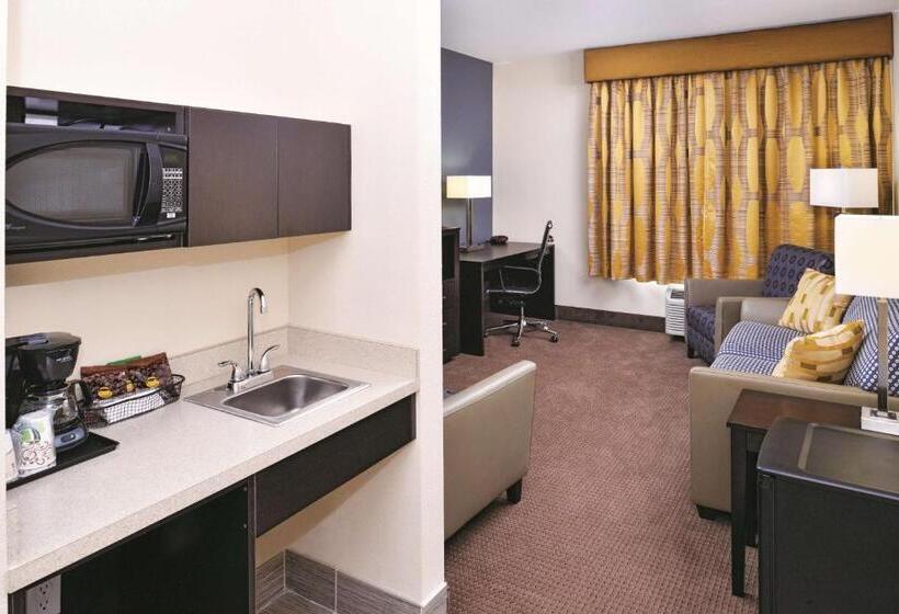 Номер Deluxe Адаптированный для Инвалидов, La Quinta By Wyndham Karnes City   Kenedy