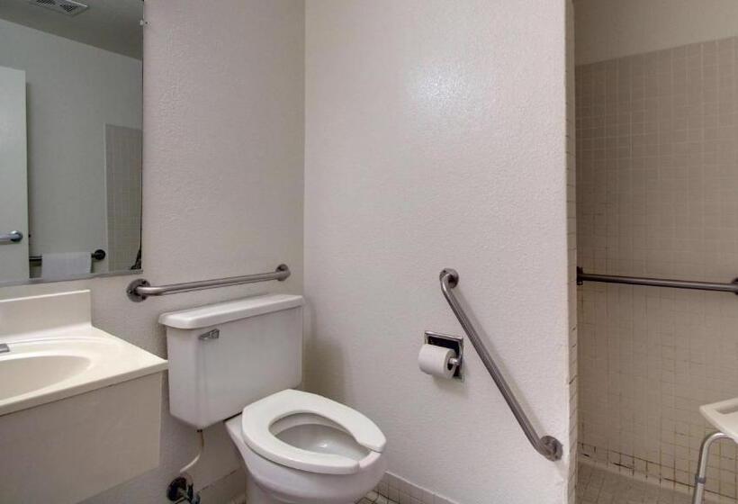Номер Стандарт Адаптированный для Инвалидов, Motel 6 Altoona, Ia  Des Moines East