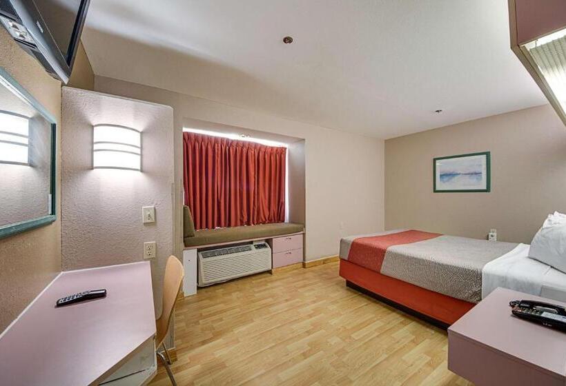 장애인을 위한 스탠다드 룸, Motel 6mcallen, Tx  East
