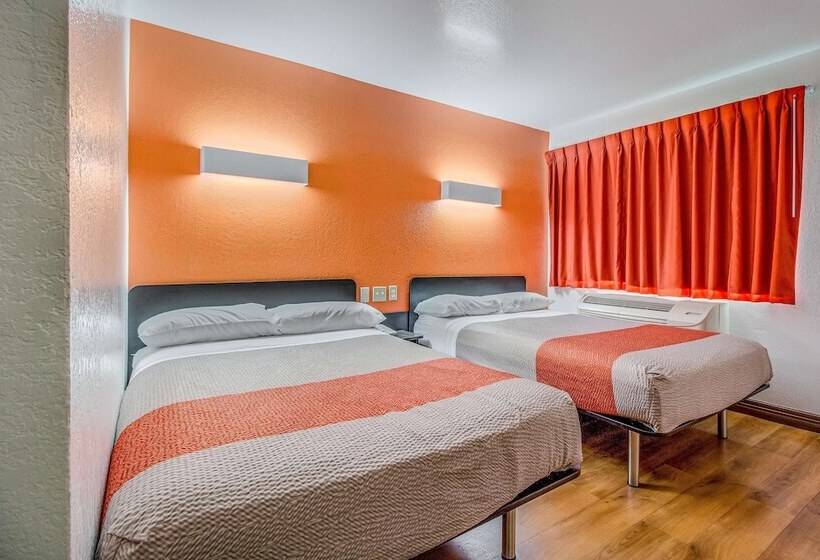 Номер Стандарт 2 Двуспальные Кровати, Motel 6 Conroe, Tx