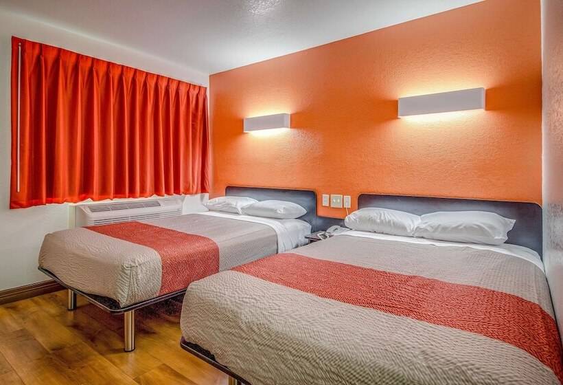 Номер Deluxe, Motel 6 Conroe, Tx