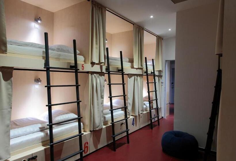 带共用卧室公用房间的床, Maverick City Lodge