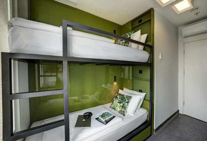اتاق استاندارد با سرویس بهداشتی مشترک, Wabi Hostels