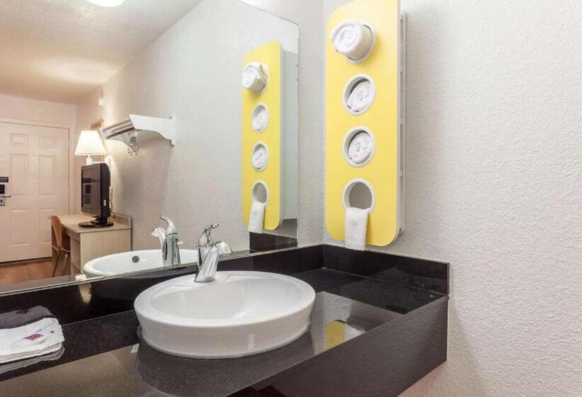 4인용 스탠다드 룸, Motel 6 Sacramento, Ca   Downtown