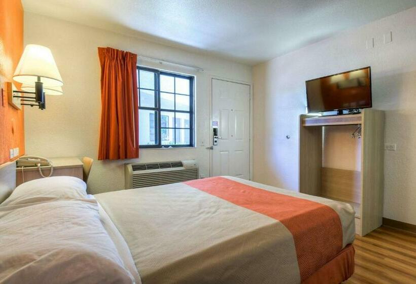 Номер Стандарт Адаптированный для Инвалидов, Motel 6san Dimas, Ca  Los Angeles