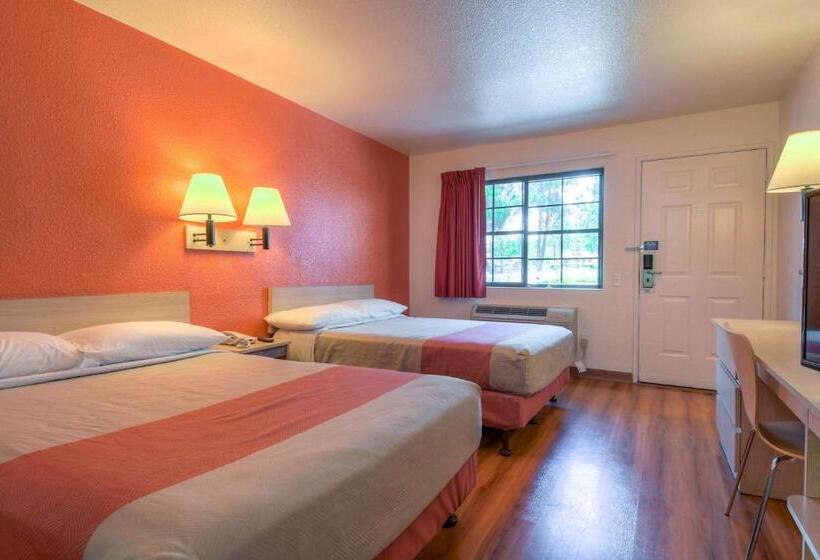 Четырехместный Номер Deluxe, Motel 6san Dimas, Ca  Los Angeles