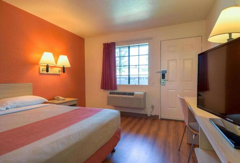 Номер Deluxe, Motel 6san Dimas, Ca  Los Angeles