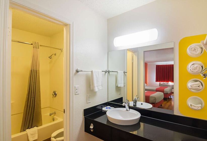 اتاق لوکس, Motel 6lawton, Ok