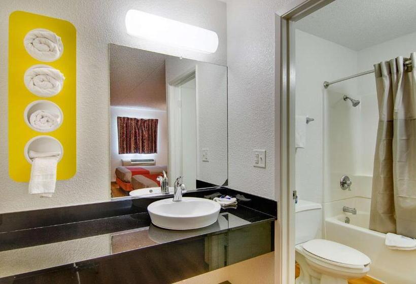 Четырехместный Номер Стандарт, Motel 6salina, Ks
