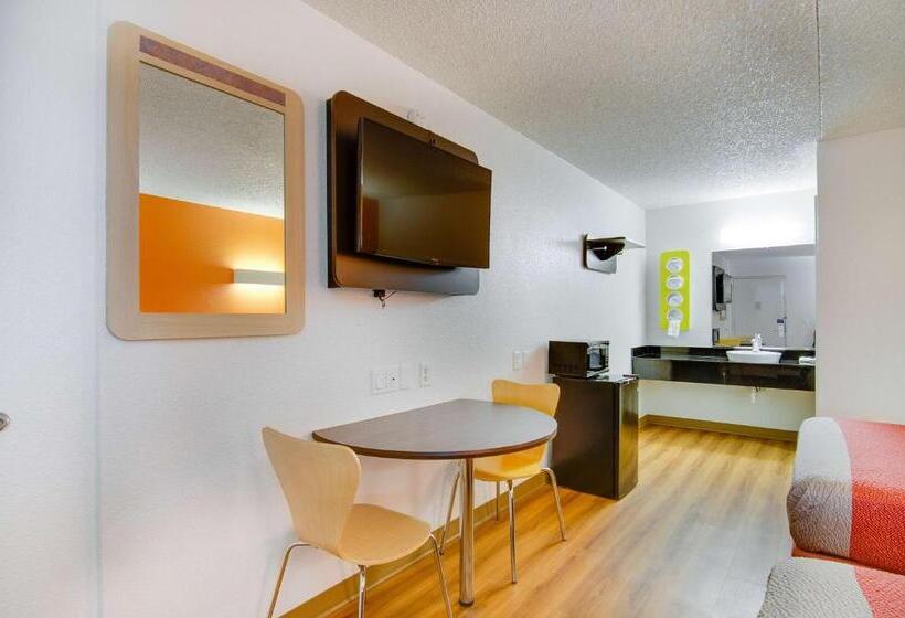 اتاق استاندارد چهار تخته, Motel 6salina, Ks