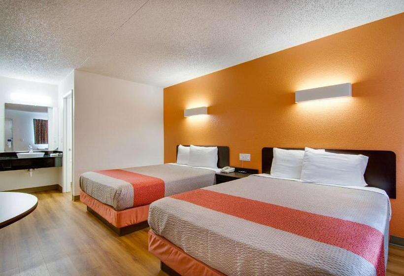 اتاق استاندارد چهار تخته, Motel 6salina, Ks