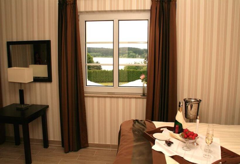 Номер Стандарт Вид на Озеро, Waldhotel Marienheide