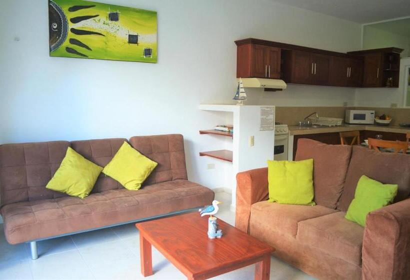 سوئیت جونیور با چشم‌انداز باغ, Corales Suites