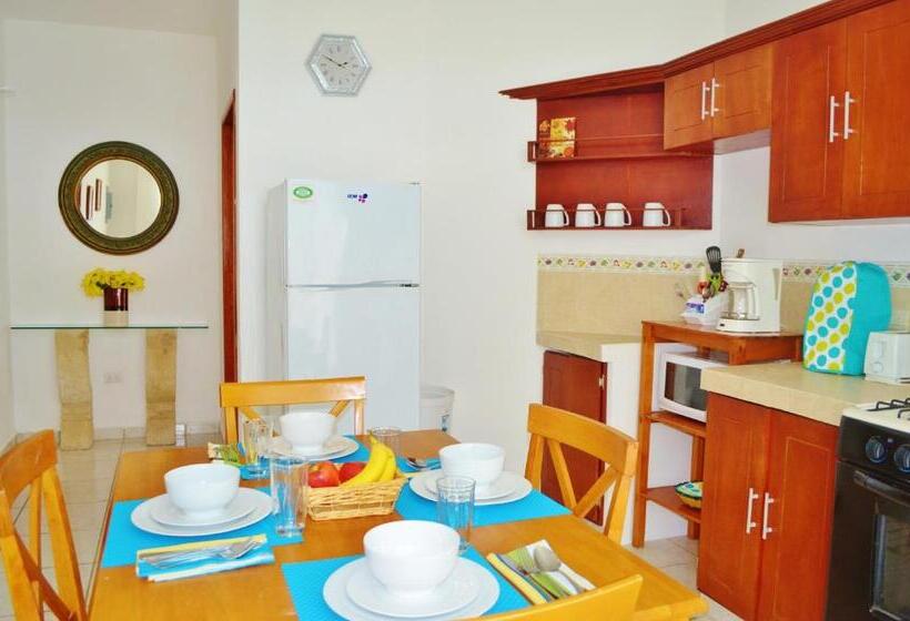سوئیت 2 خوابه با چشم‌انداز کنار دریا, Corales Suites
