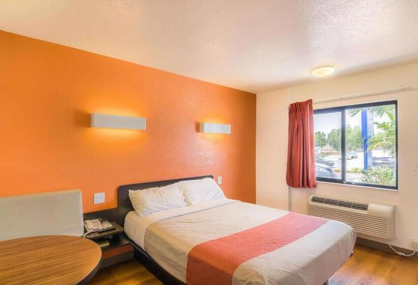 장애인을 위한 스탠다드 룸, Motel 6simi Valley, Ca