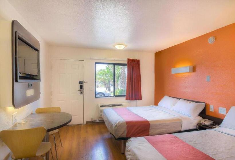 4인용 스탠다드 룸, Motel 6simi Valley, Ca