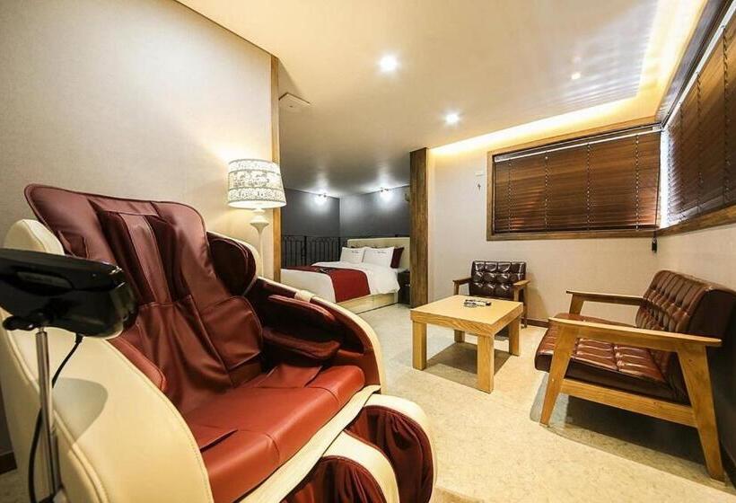 اتاق استاندارد, Gimpo Drive In Hotel Laboum