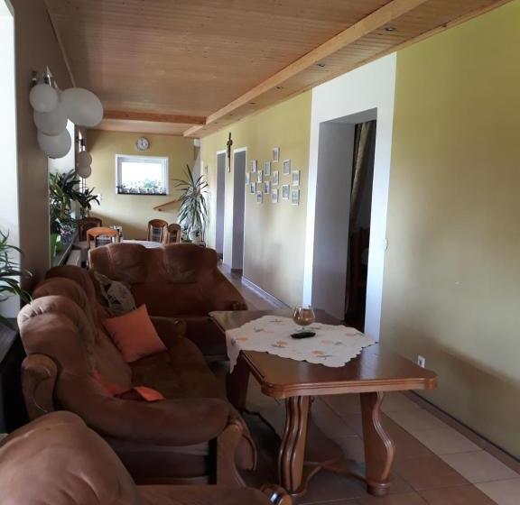 Chalet 1 Dormitório, Pod Piramidą