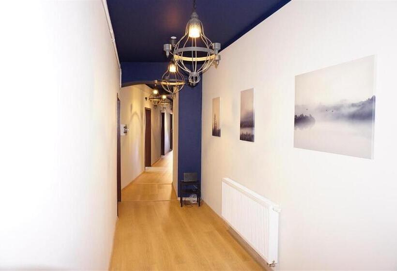Номер Стандарт, Lemuria Hostel Wrocławska Centrum