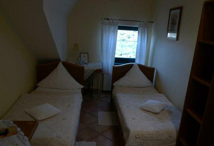 غرفة قياسية, Gościniec Stara Kuźnia