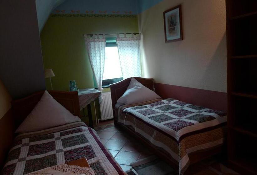 غرفة قياسية, Gościniec Stara Kuźnia