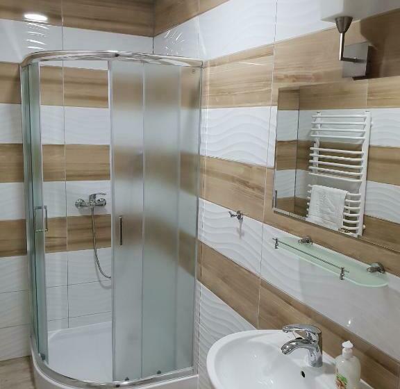 اتاق استاندارد با تخت بزرگ, Pod Strzechą