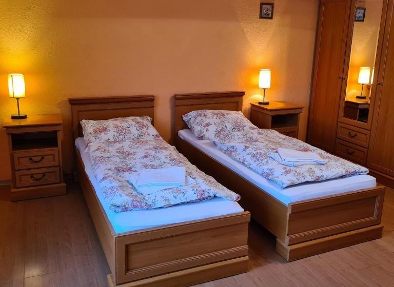 Номер Стандарт, Restauracja Joanna