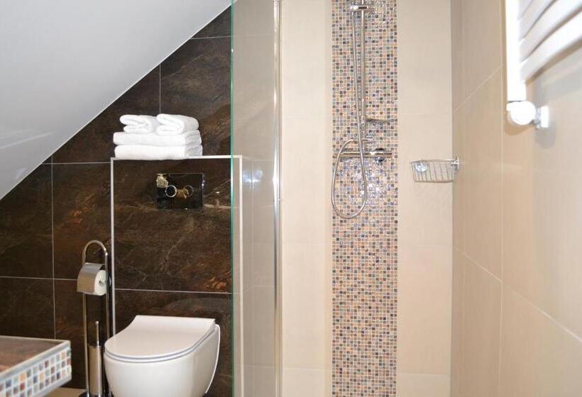 استودیو استاندارد با بالکن, Villa Nova