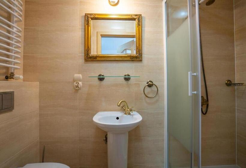 اتاق استاندارد سه نفره, Willa Pod Szrenicą 2