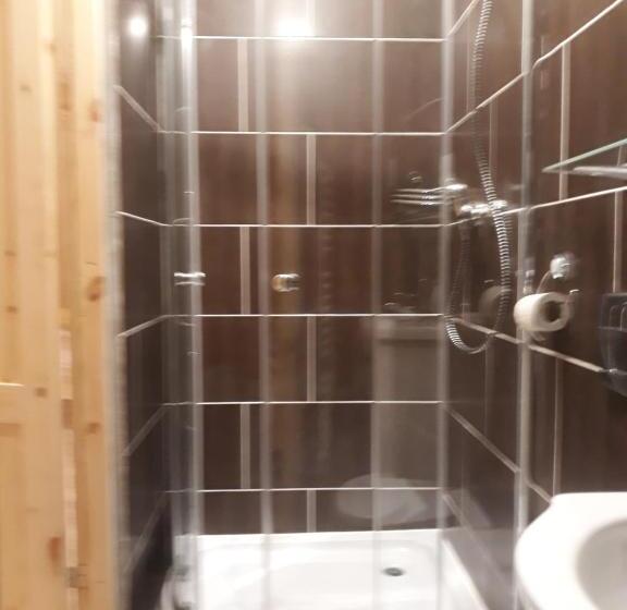 四人标准间, Domek Pod Akacjami