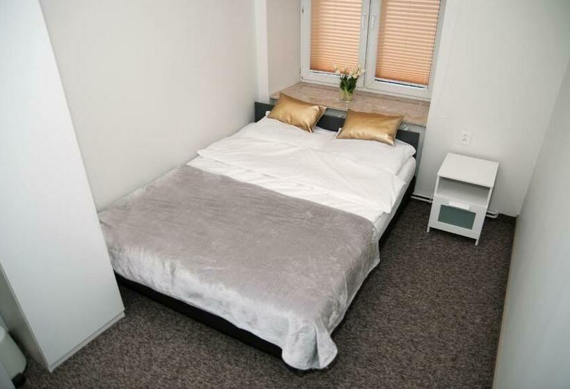 اتاق استاندارد, Rodmos Hostel