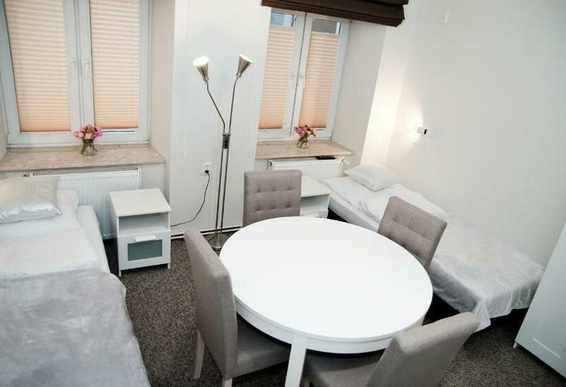 تختخواب در اتاق مشترک, Rodmos Hostel