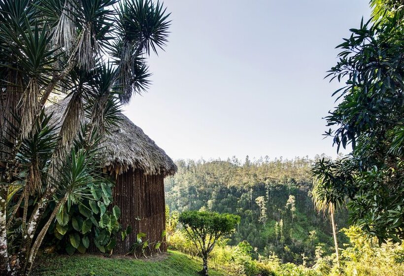 کابین, Gaia Riverlodge