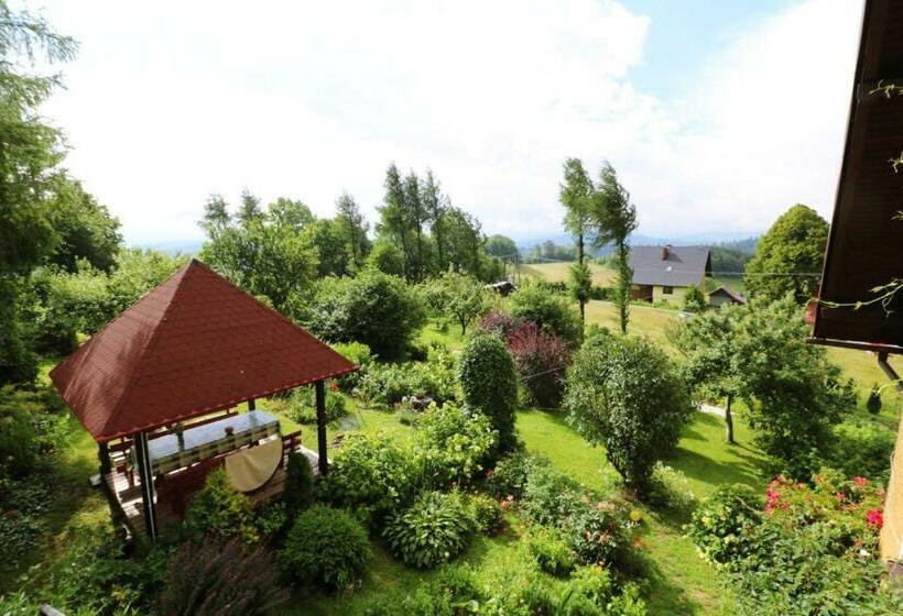 غرفة قياسية رباعية مزودة بشُرفة, Agroturystyka Tyniok