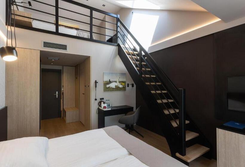 Family Suite, Four Winds