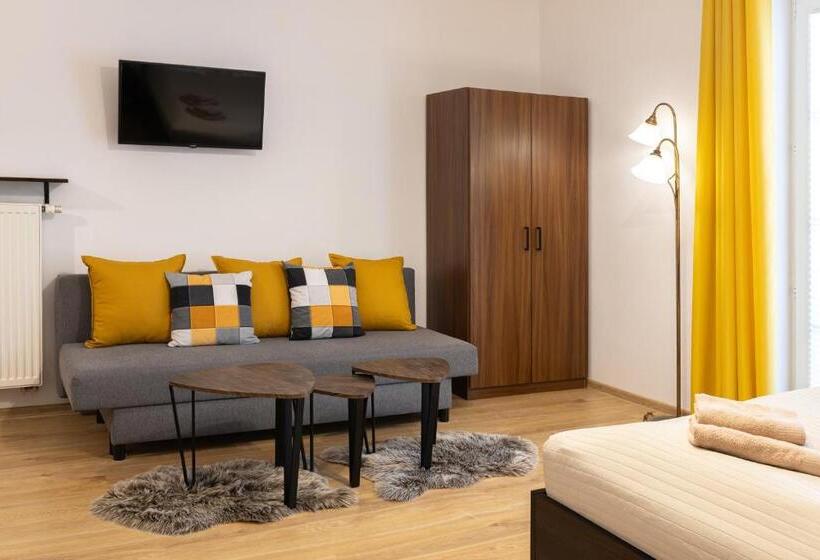 Семейное Студио, Molonówka Guest House