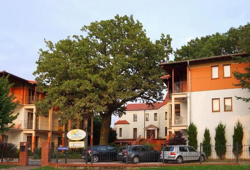 اتاق استاندارد سه تخته با بالکن, Rezydencja 5 Dębów