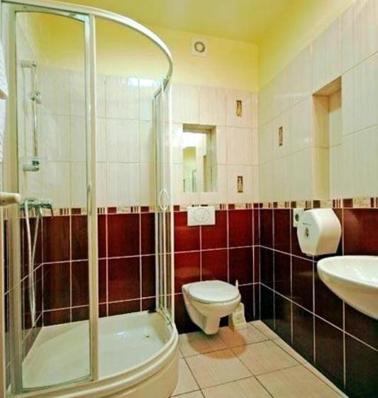 اتاق استاندارد سه تخته با بالکن, Rezydencja 5 Dębów