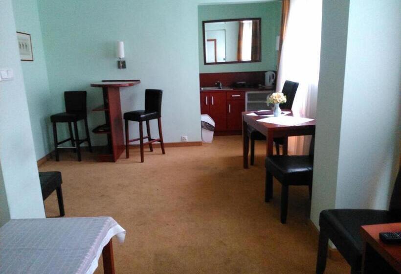 Апартаменты 1 Спальня, Hostel Refleks