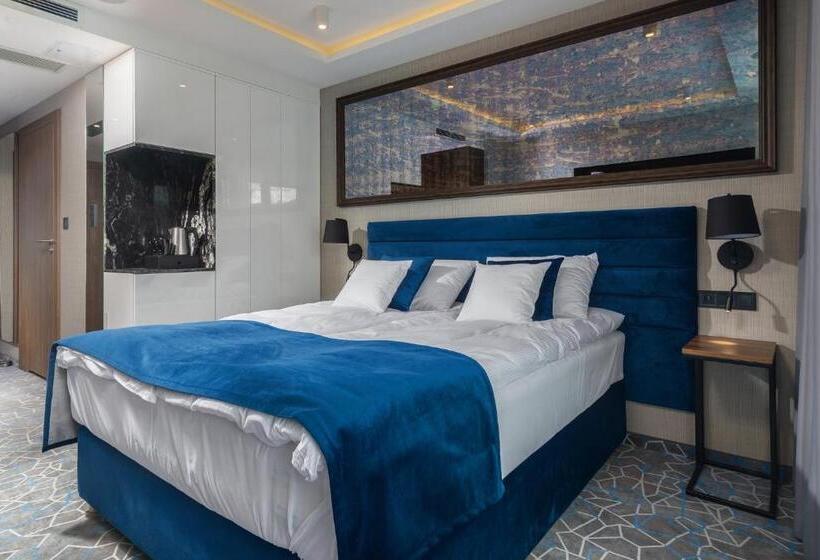 اتاق لوکس سه تخته, Love Sopot Residence
