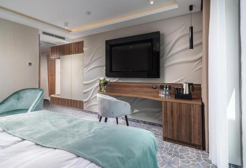اتاق لوکس سه تخته, Love Sopot Residence
