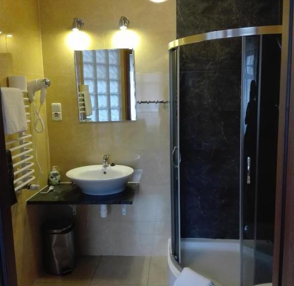 اتاق استاندارد سه نفره, Willa Pod Gwiazdami & Spa
