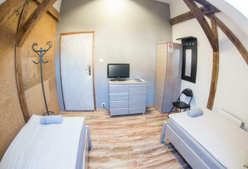 Номер Стандарт Совместная Ванная, Fitness Hostel   Restauracja, Darmowy Parking I Siłownia